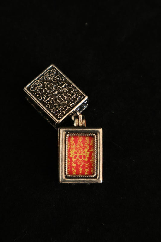 “Treasure Guardian”